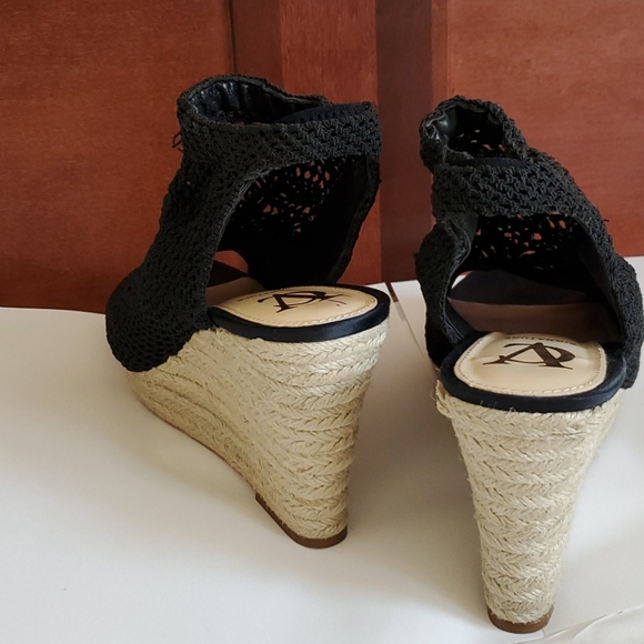 Womens Shoes - Picture 3 of 6